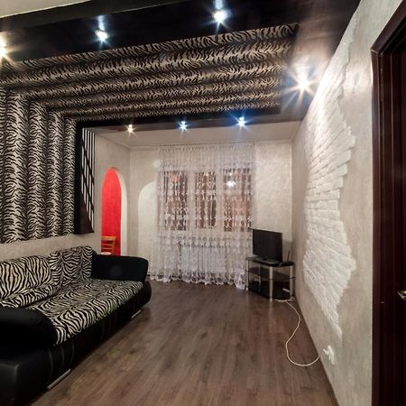 Prospekt Svobody 40 Apartment Uzhhorod Exterior photo